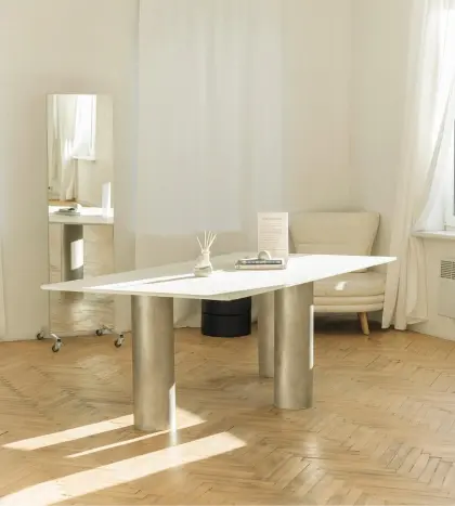 Large table — 208×113 cm