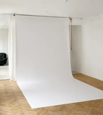 White vinyl backdrop — 3×8 m